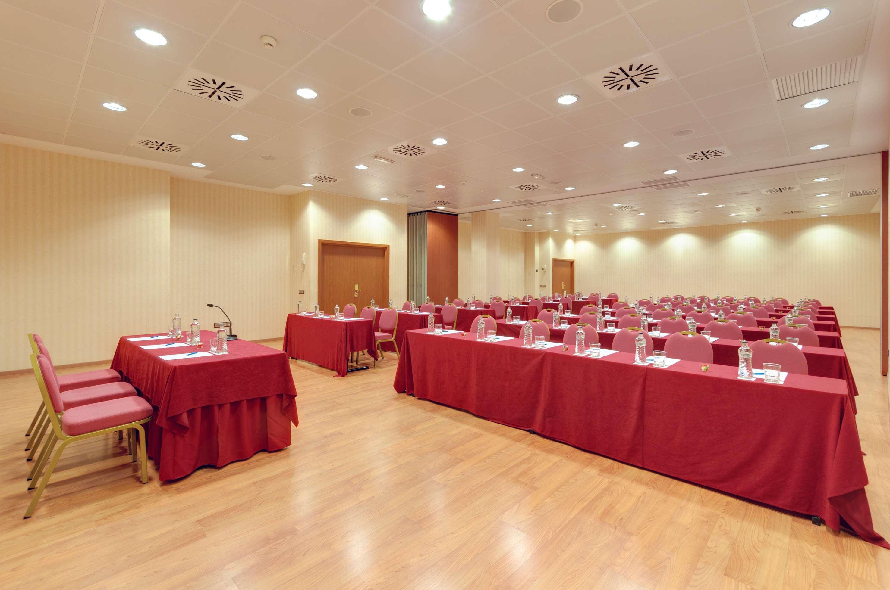 Hotel Madrid Leganes Affiliated By Melia מראה חיצוני תמונה