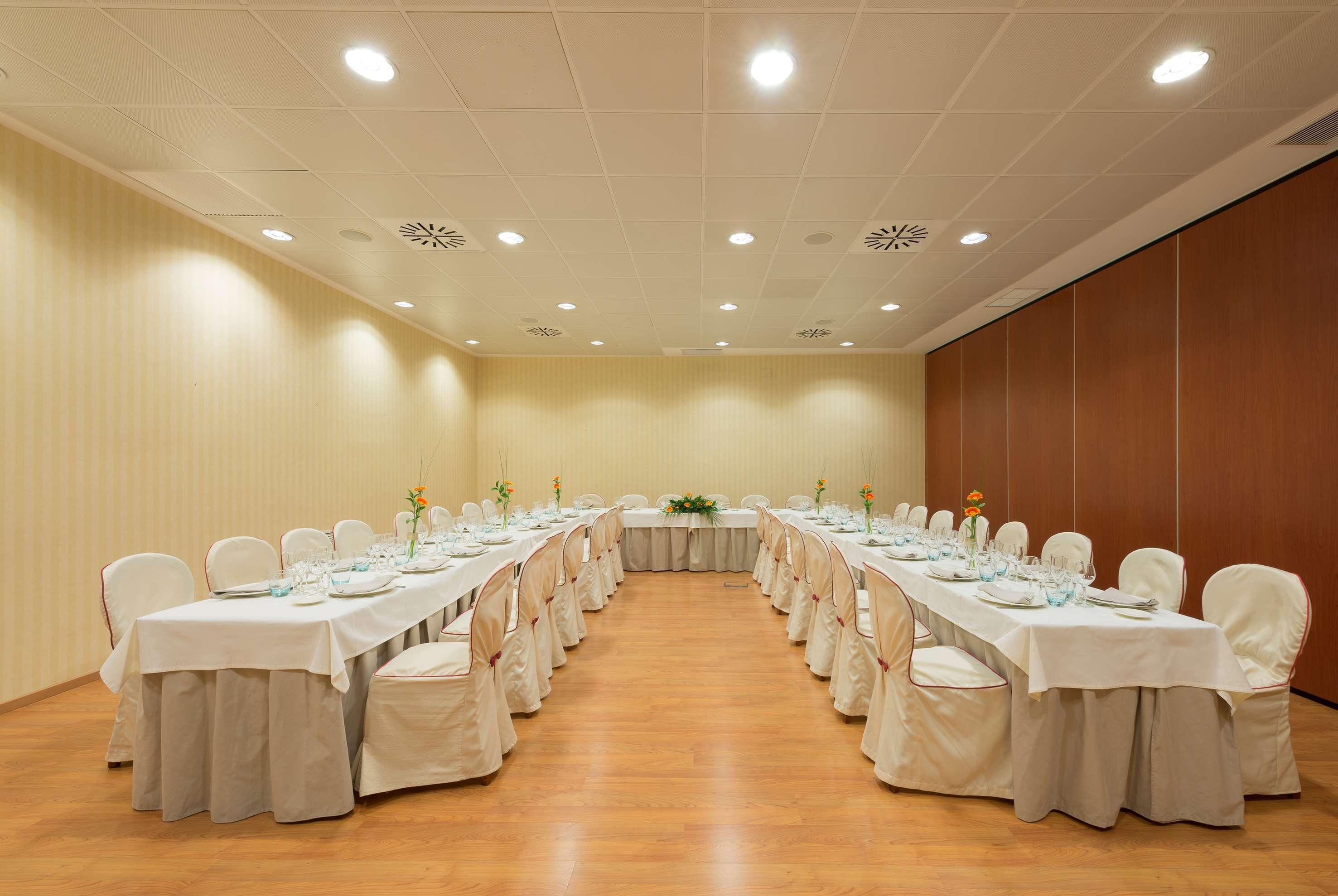 Hotel Madrid Leganes Affiliated By Melia מראה חיצוני תמונה